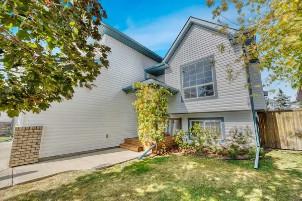 102 Parklane DR, Strathmore, AB T1P 1R2