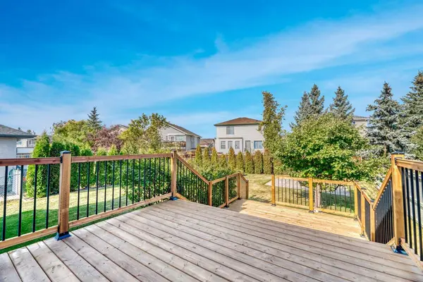 102 Parklane DR, Strathmore, AB T1P 1R2