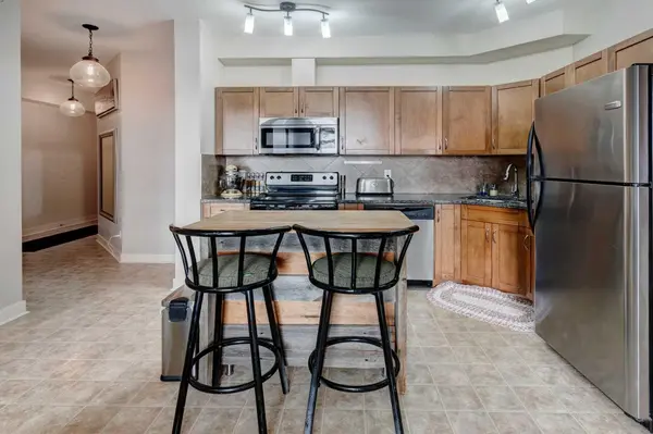 132 1 AVE NW #402, Airdrie, AB T4B 3H4