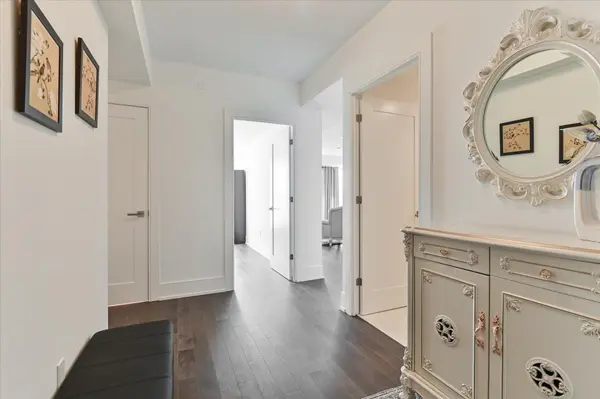 30 Inn On The Park DR #2707, Toronto C13, ON M3C 0P8