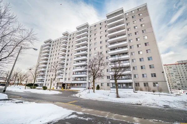 200 Lotherton Pathway #509, Toronto W04, ON M6B 2G8