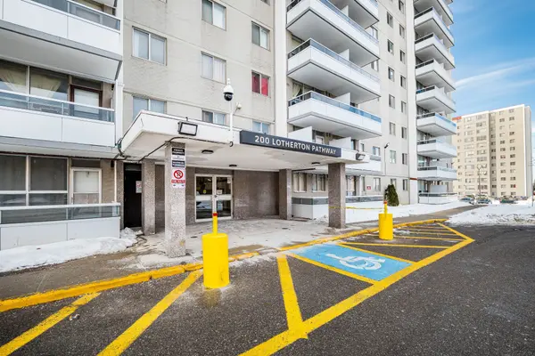 200 Lotherton Pathway #509, Toronto W04, ON M6B 2G8