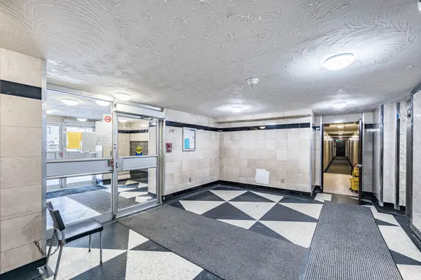 200 Lotherton Pathway #509, Toronto W04, ON M6B 2G8