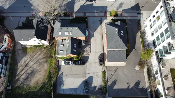 464 Locust ST, Burlington, ON L7S 1V1