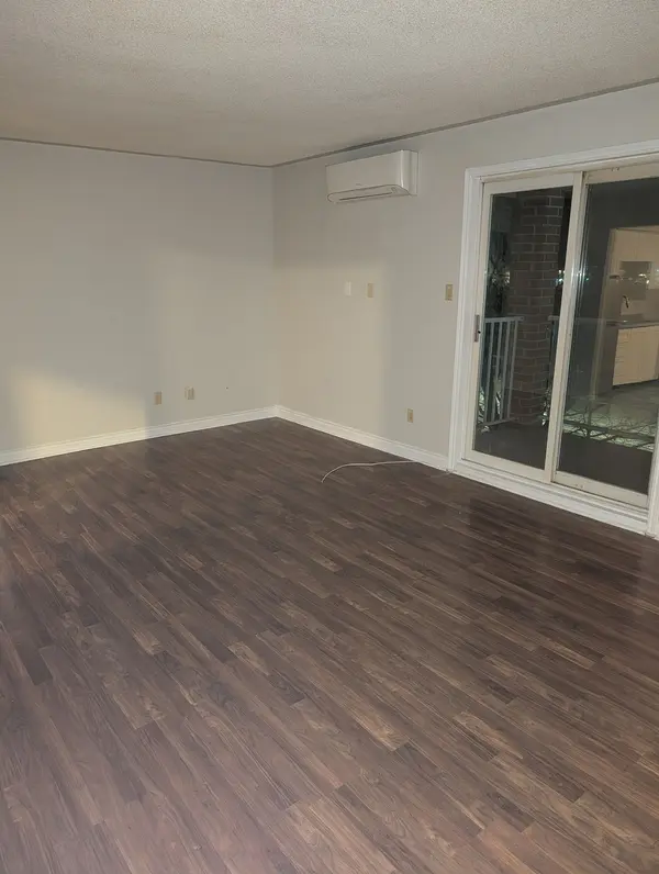 75 Elm ST #303, St. Thomas, ON N5R 1H7