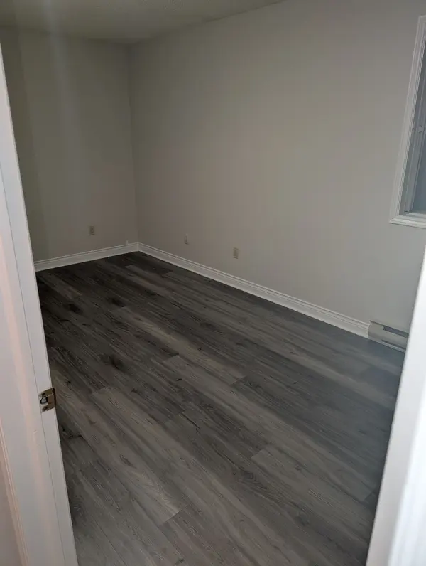 75 Elm ST #303, St. Thomas, ON N5R 1H7