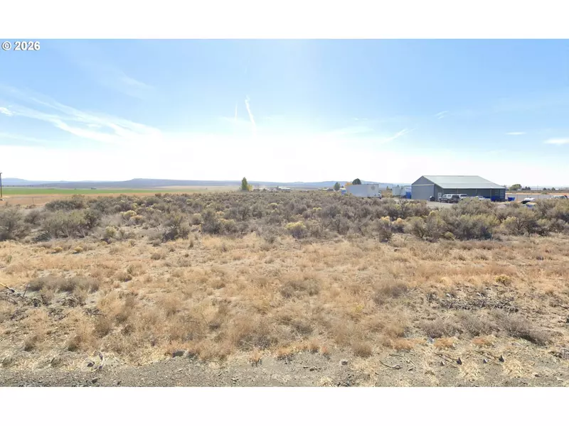 Christmas Valley HWY #100, Christmas Valley, OR 97641