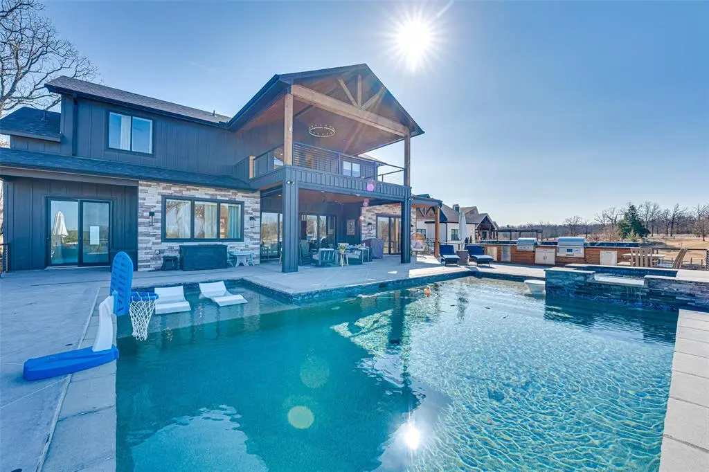 5629 Lakeshore Court, Log Cabin, TX 75148