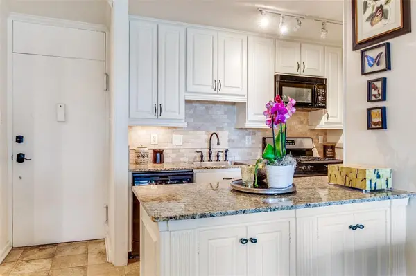 3883 Turtle Creek Boulevard #2011, Dallas, TX 75219