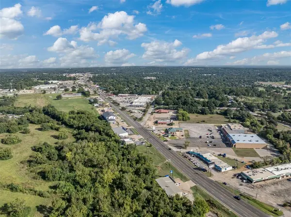 1743 S Jackson, Jacksonville, TX 75766