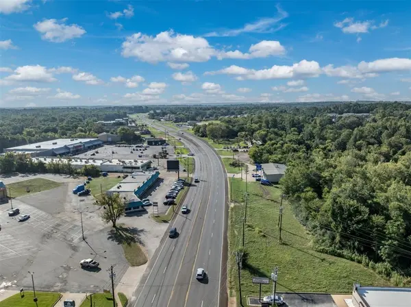 1743 S Jackson, Jacksonville, TX 75766