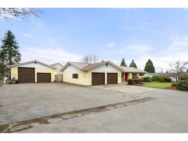 Silverton, OR 97381,319 MONITOR RD