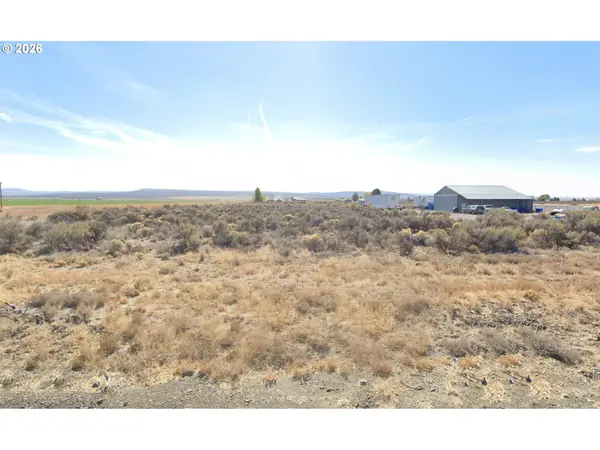 Christmas Valley, OR 97641,Christmas Valley HWY #100