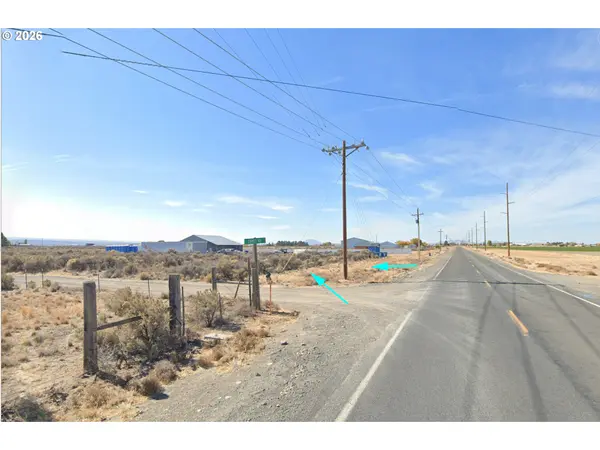 Christmas Valley HWY #100, Christmas Valley, OR 97641