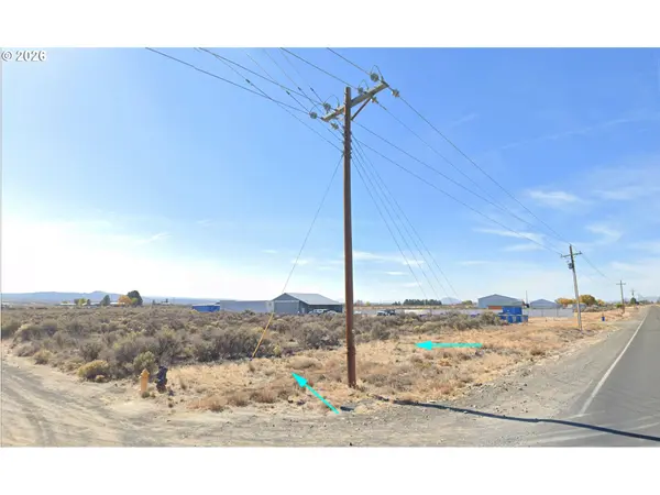 Christmas Valley HWY #100, Christmas Valley, OR 97641