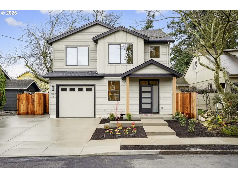 7602 SE CARLTON ST #A, Portland, OR 97206