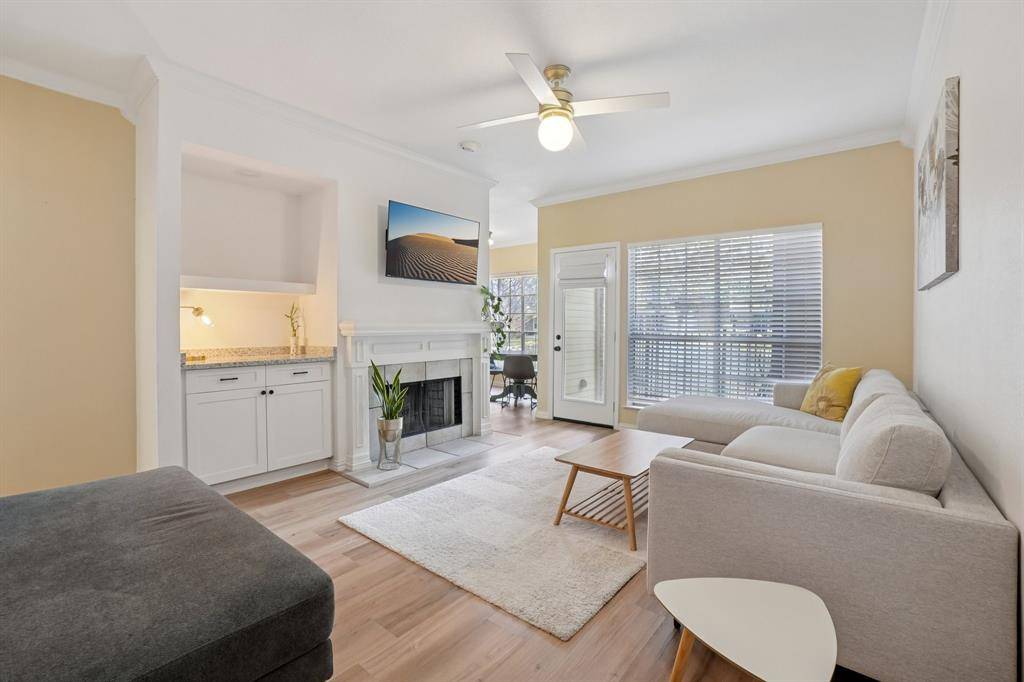 3550 Country Square Drive #201, Carrollton, TX 75006