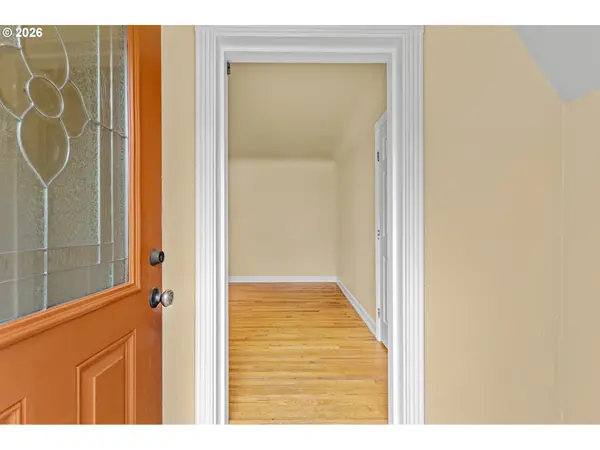 Portland, OR 97202,4737 SE 28TH AVE