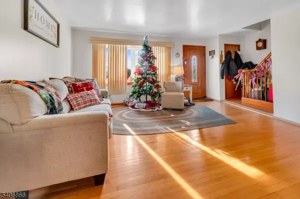 20 Bergen Ave, North Arlington Boro, NJ 07031