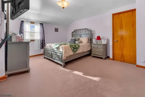 20 Bergen Ave, North Arlington Boro, NJ 07031