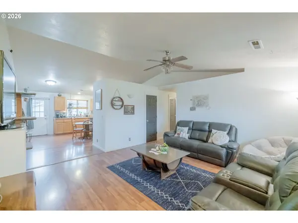 Sweet Home, OR 97386,1910 18TH AVE