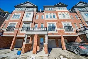 86 Aquatic Ballet PATH #86/106, Oshawa, ON L1L 0K6