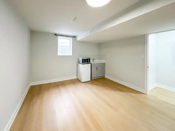 1869 Brookshire SQ #Basement #2, Pickering, ON L1V 6L2