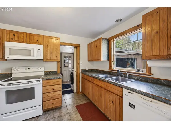 87606 RICE RD, Mapleton, OR 97453