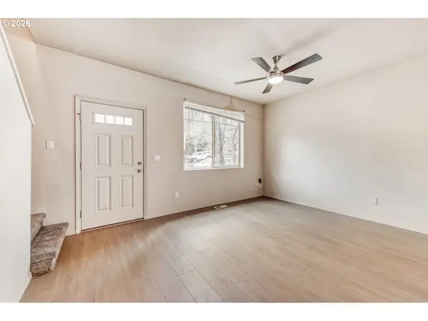 38573 CASCADIA VILLAGE DR, Sandy, OR 97055