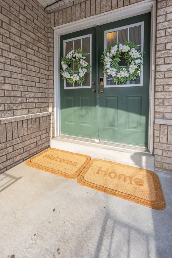 7115 Rexwood RD #32, Mississauga, ON L4T 4L3