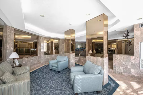 Brampton, ON L6Y 3V1,20 Cherrytree DR #809