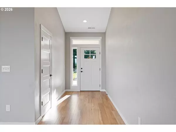 Castle Rock, WA 98611,250 RED ROCK DR