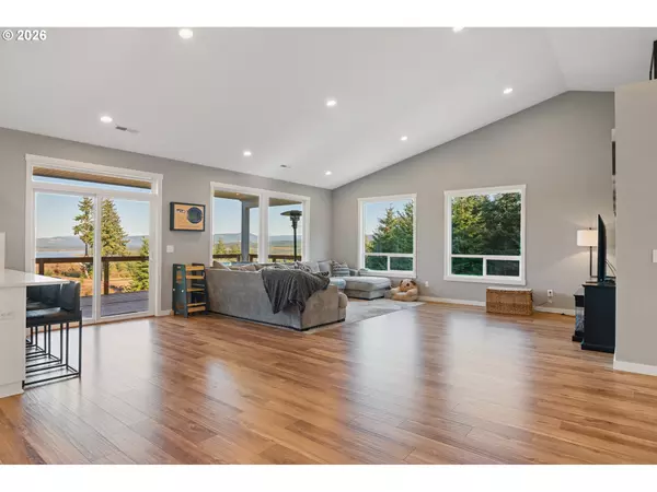 Castle Rock, WA 98611,250 RED ROCK DR