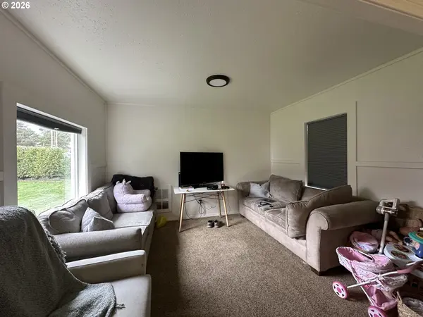 207 W HUMPHREY ST, Yacolt, WA 98675