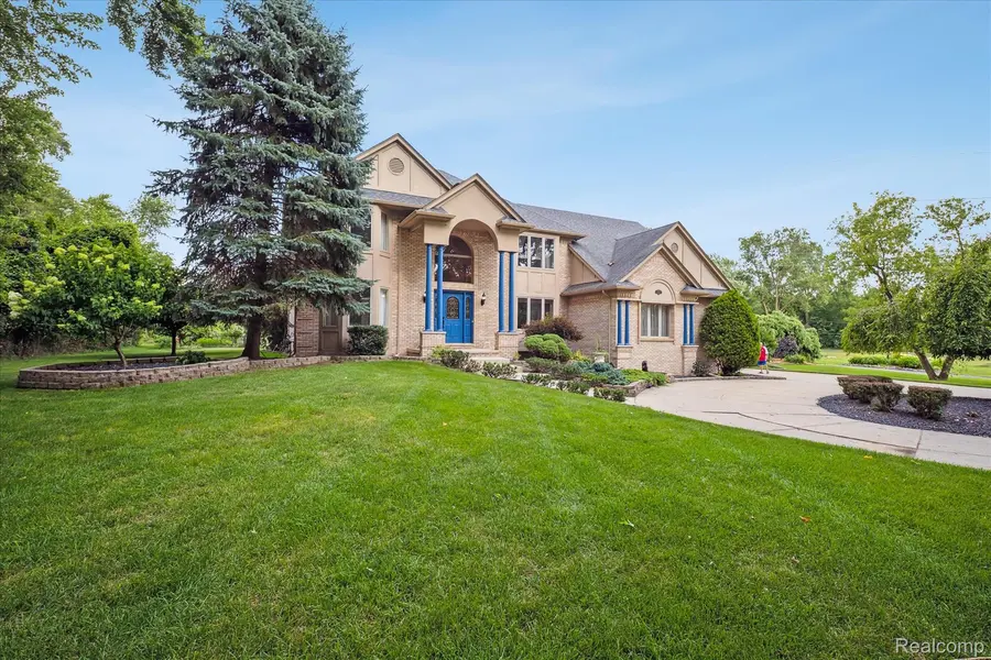 56764 Jewell RD, Shelby Charter Township, MI 48315