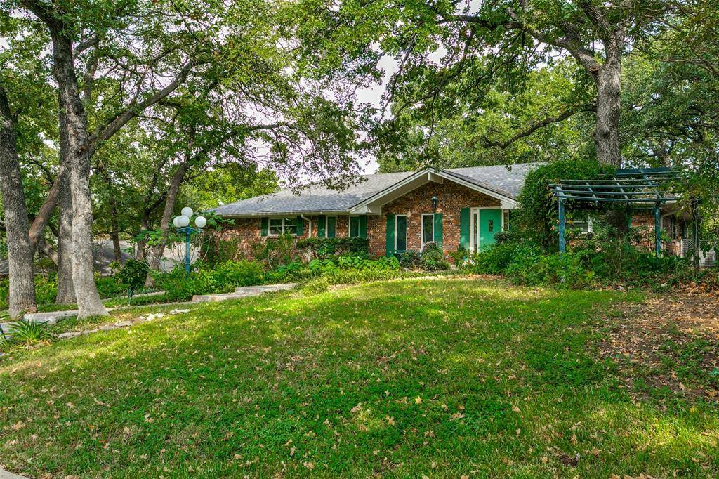 1309 Driftwood Drive, Euless, TX 76040