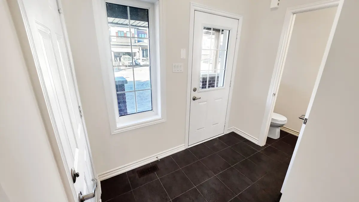 60 Macklin ST, Brantford, ON N3T 5L8