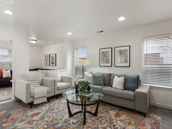 827 NW 1ST AVE, Canby, OR 97013