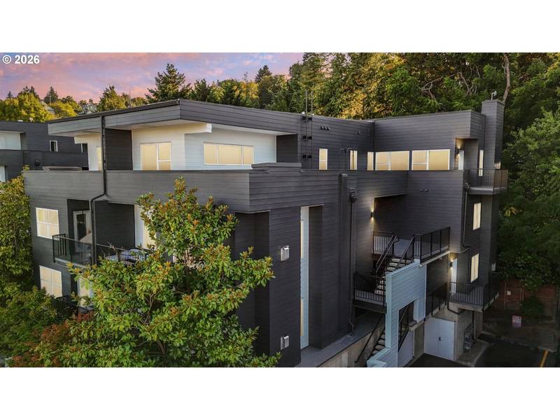 606 S NEVADA ST #C, Portland, OR 97219