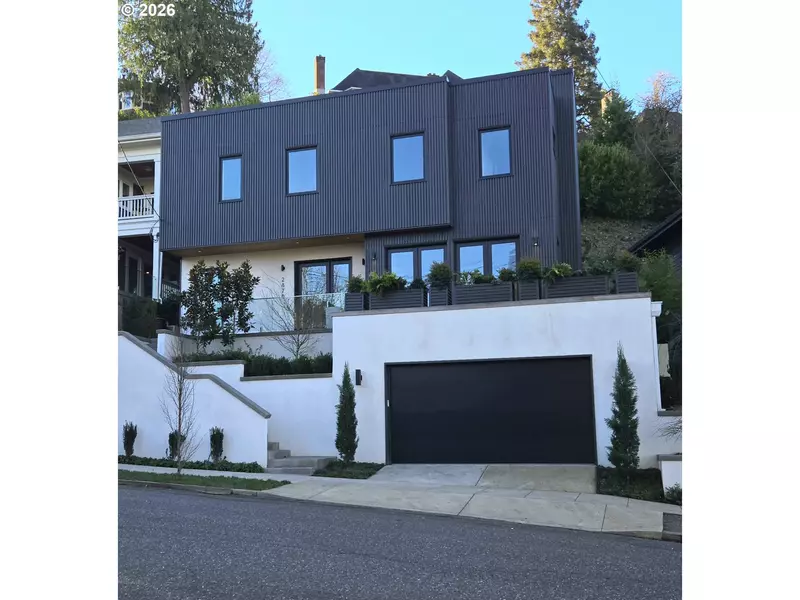 2870 NW WESTOVER RD, Portland, OR 97210