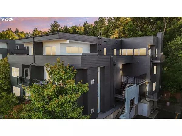 606 S NEVADA ST #C, Portland, OR 97219