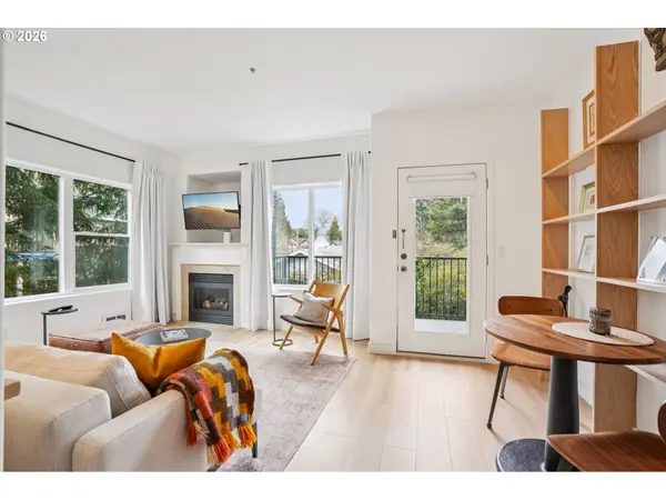 606 S NEVADA ST #C, Portland, OR 97219