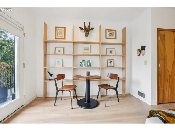 606 S NEVADA ST #C, Portland, OR 97219