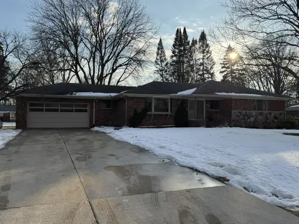 21154 Hale ST, Clinton Charter Twp, MI 48036