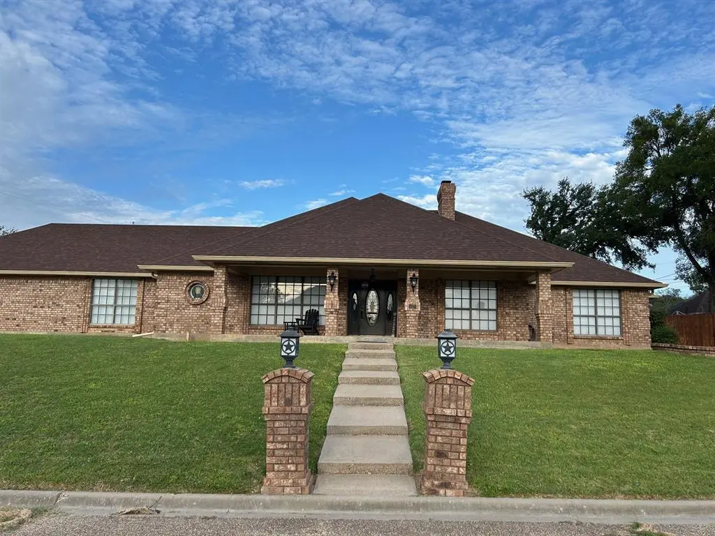 410 Oak Crest, Clifton, TX 76634
