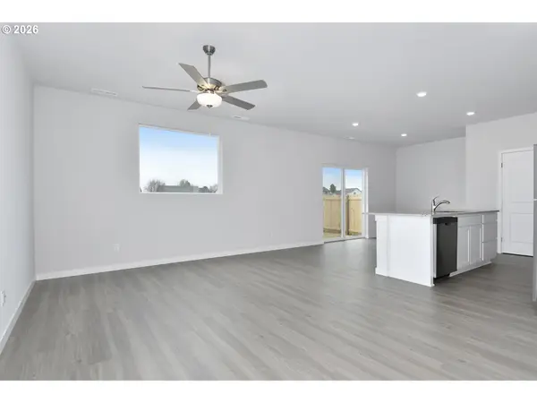 1367 OWL AVE, Woodburn, OR 97071