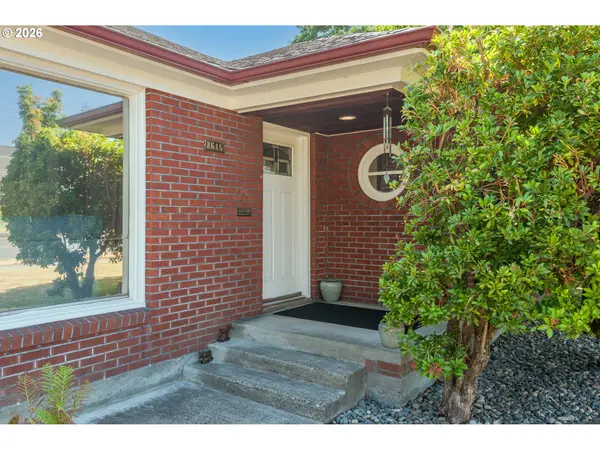 Longview, WA 98632,2615 OCEAN BEACH HWY