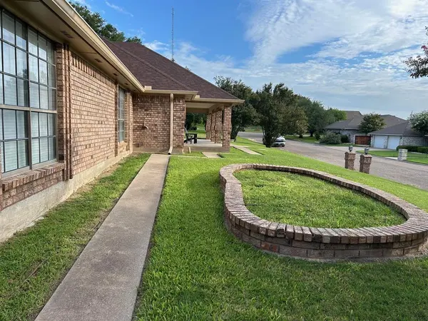 410 Oak Crest, Clifton, TX 76634