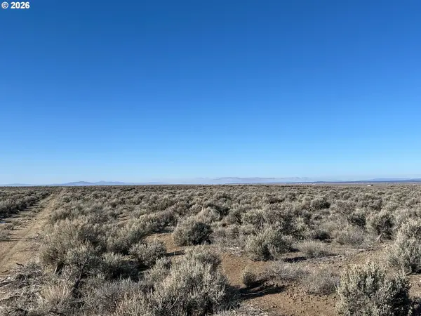 S Fandango RD #2200, Christmas Valley, OR 97641