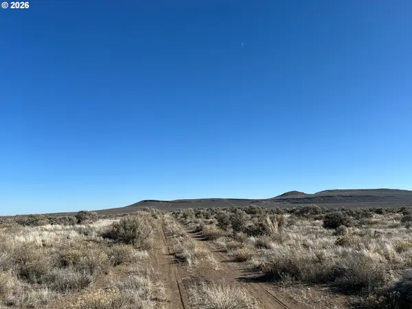 S Fandango RD #2100, Christmas Valley, OR 97641